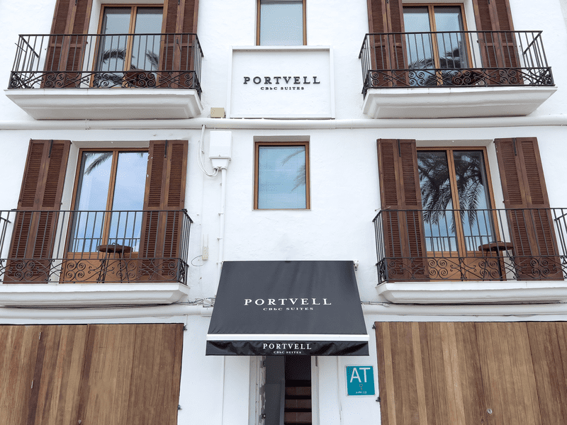 exterior-portvell-suites