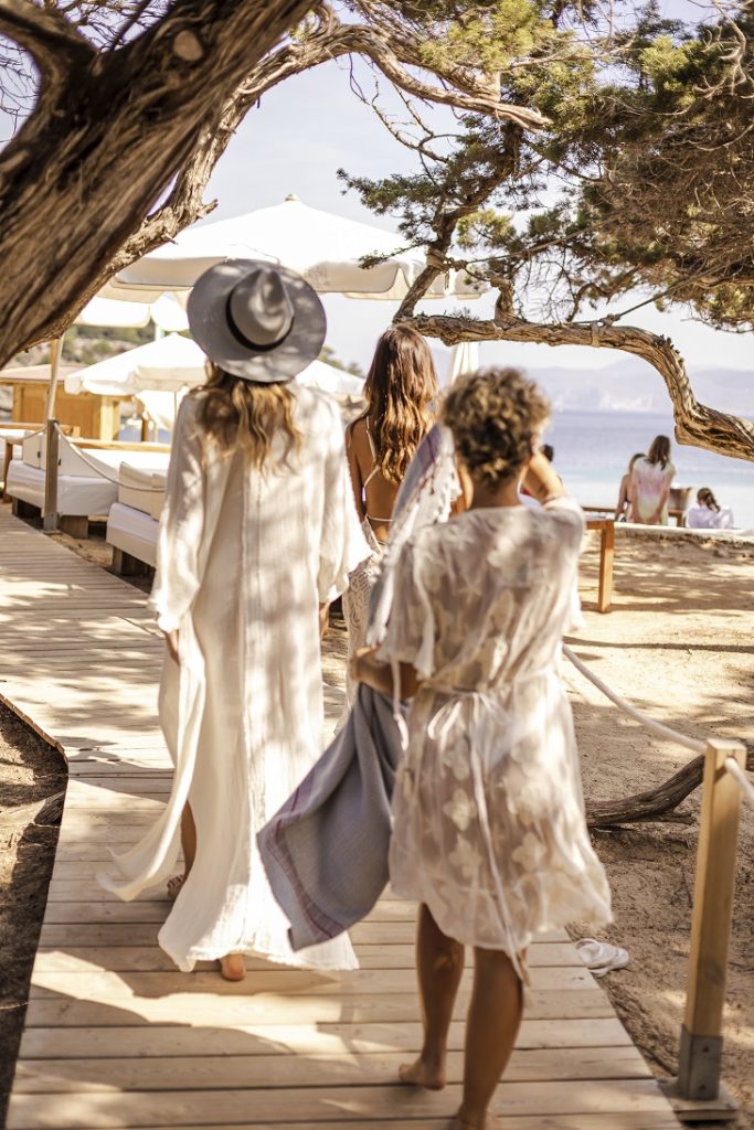 3 amigas en Cala Bassa Beach Club