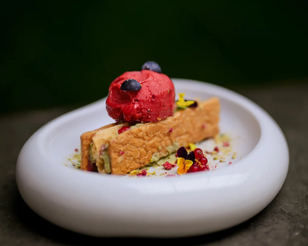 CBbC Ebusus-restaurant-postre-frutos-rojos